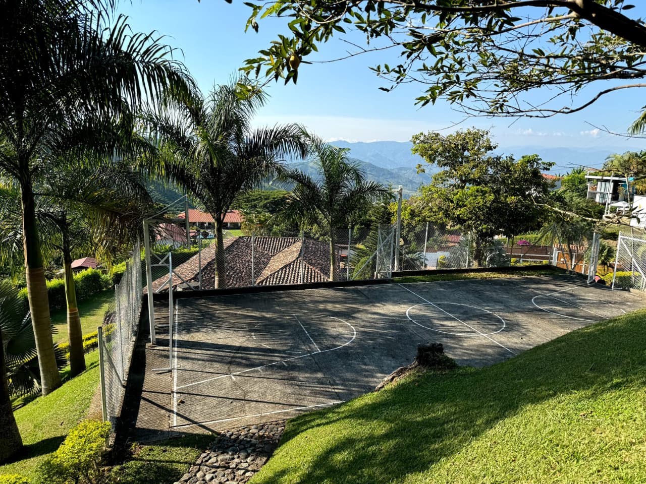 Diversión, recreación en familia en finca villas del sol santagueda, caldas, colombia